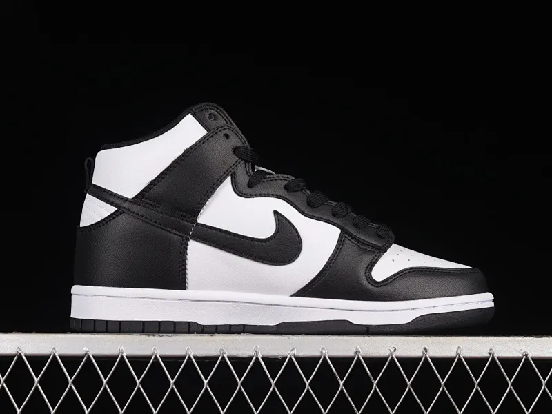 All Categories Nk SB Dunk Series Nk Dunk SB High High-top sneakers Nk SB Dunk High Black and white Panda SB smashed backboard high-top sneakers DD1399-105